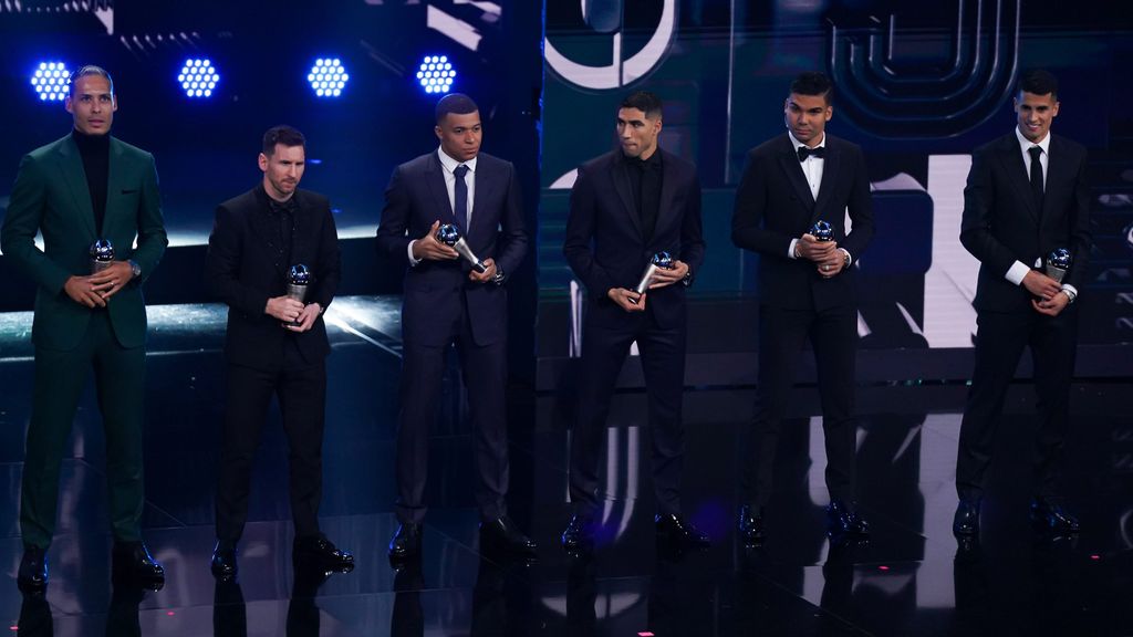 Achraf Hakimi participó activamente de la gala junto a Messi, Mbappé y más compañeros