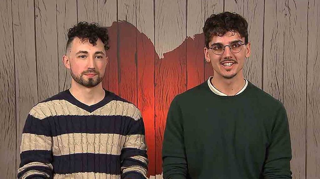 Arnau y Emilio durante su cita en 'First Dates'