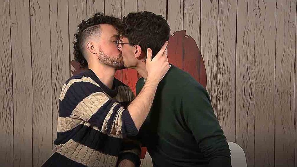 Arnau y Emilio durante su cita en 'First Dates'