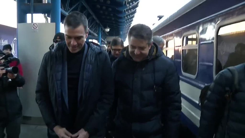 Pedro Sánchez llega a Kiev en la víspera del primer aniversario de la invasión de Ucrania por parte de Rusia