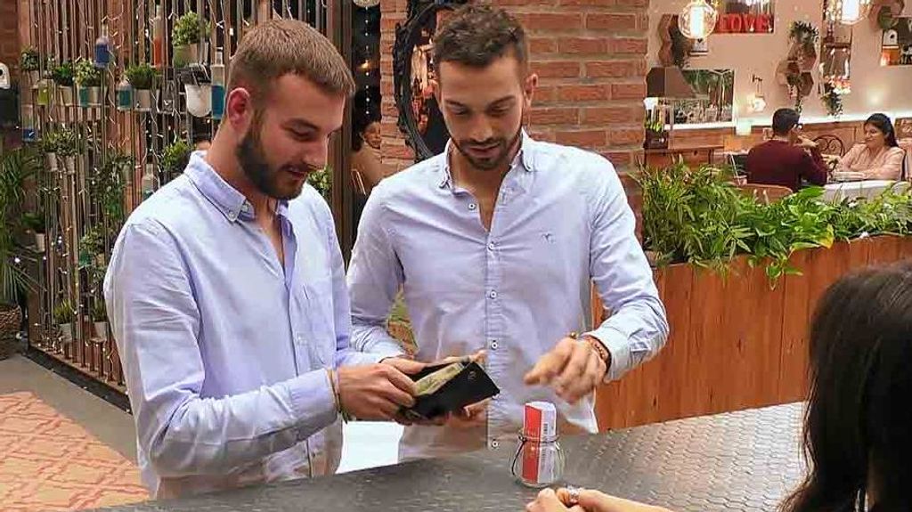 Andrés y Josema durante su cita en 'First Dates'