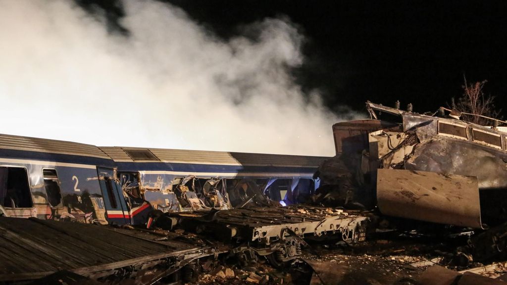 Decenas de muertos y heridos tras la colisión de dos trenes en Grecia