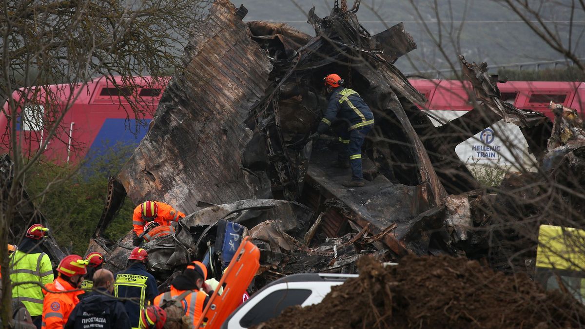 Aumentan a 57 los muertos por el accidente de trenes en Grecia