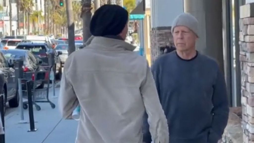 Bruce Willis reaparece paseando por Santa Mónica