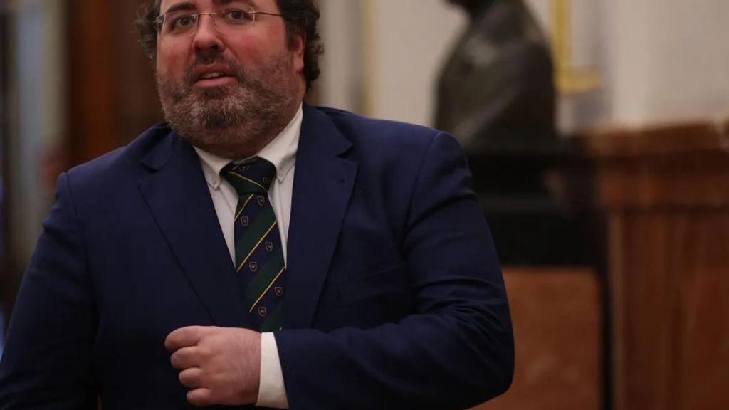El diputado del PP, Alberto Casero, pide la suspensión de militancia tras la decisión del Supremo de procesarle