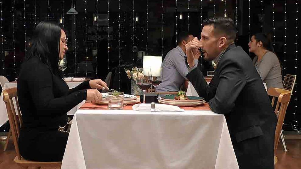 José y Lorena durante su cita en 'First Dates'