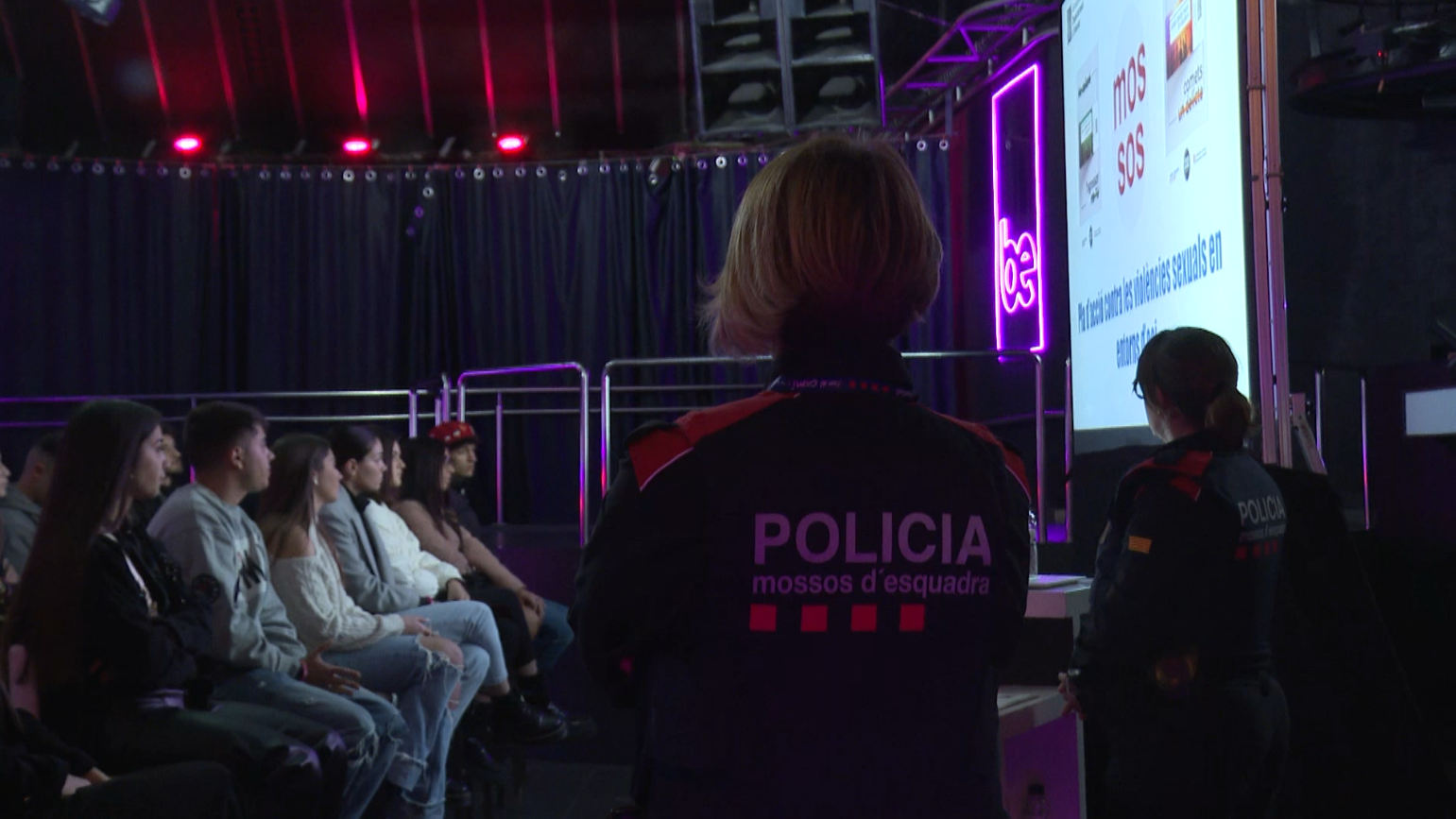 Mossos forma a discotecas catalanas para combatir la violencia sexual