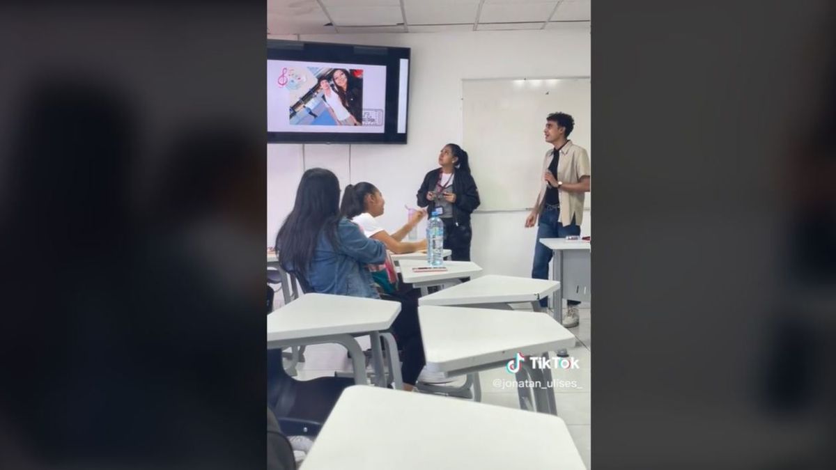 Captura del vídeo viral en TikTok en el que un joven deja en evidencia a su compañera de clase