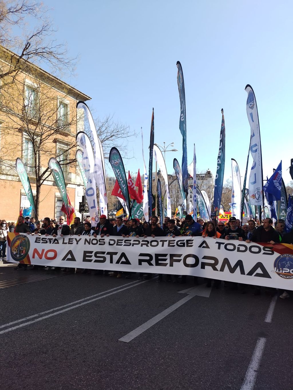 La manifestación del sindicato de la Policía Nacional y la asociación profesional de la Guardia Civil en Madrid, en imágenes