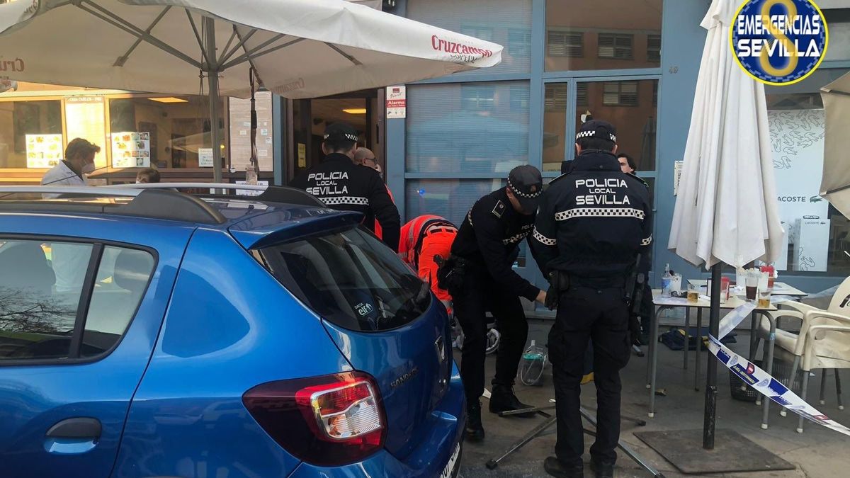 Muere un hombre de 59 años posiblemente atragantado en un bar de Sevilla
