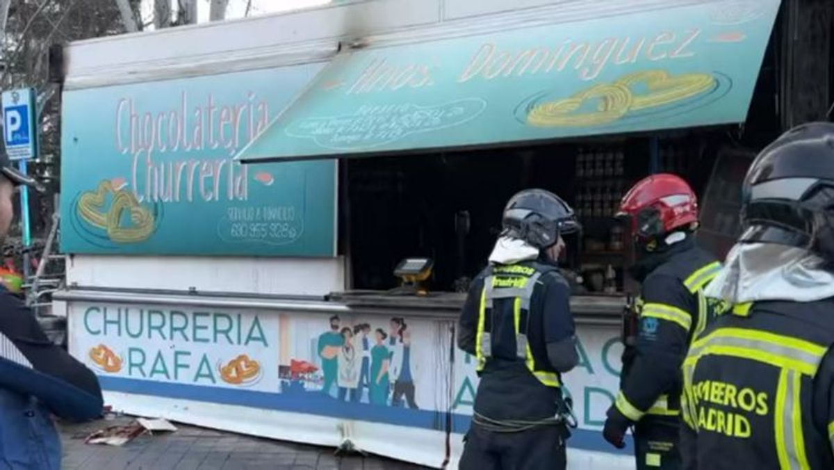 Un trabajador de 26 años, herido muy grave tras incendiarse un quiosco de churros en Madrid