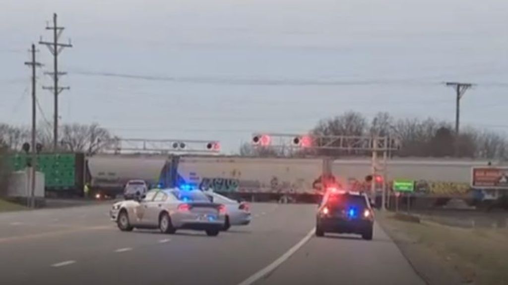 Nuevo accidente de tren en Ohio en menos de un mes: han descarrilado 20 vagones