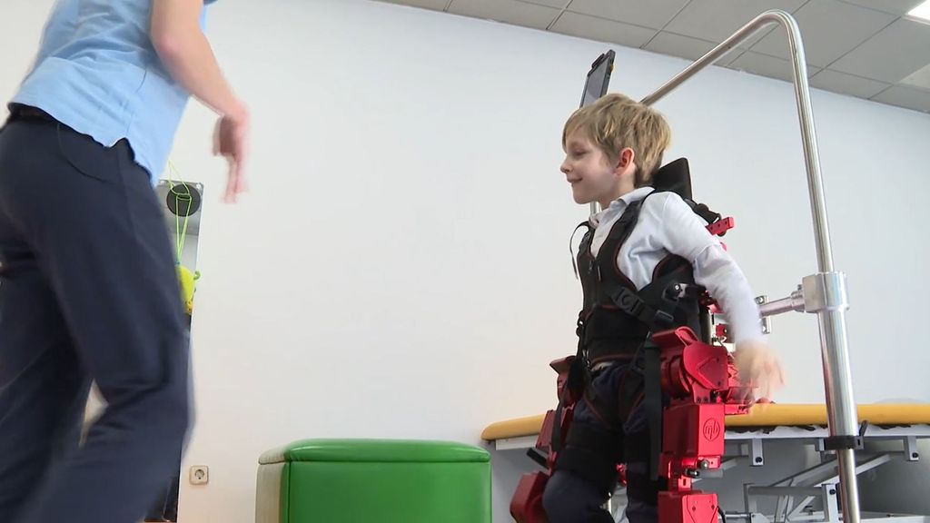 Un exoesqueleto pediátrico, el único rayo de esperanza para niños que no pueden andar