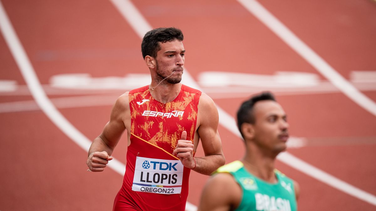Enrique Llopis, del Equipo Español, en la primera ronda de los 110 metros vallas durante el Campeonato del Mundo de atletismo al aire libre, a 16 de julio de 2022 en Eugene, Oregón, Estados Unidos.