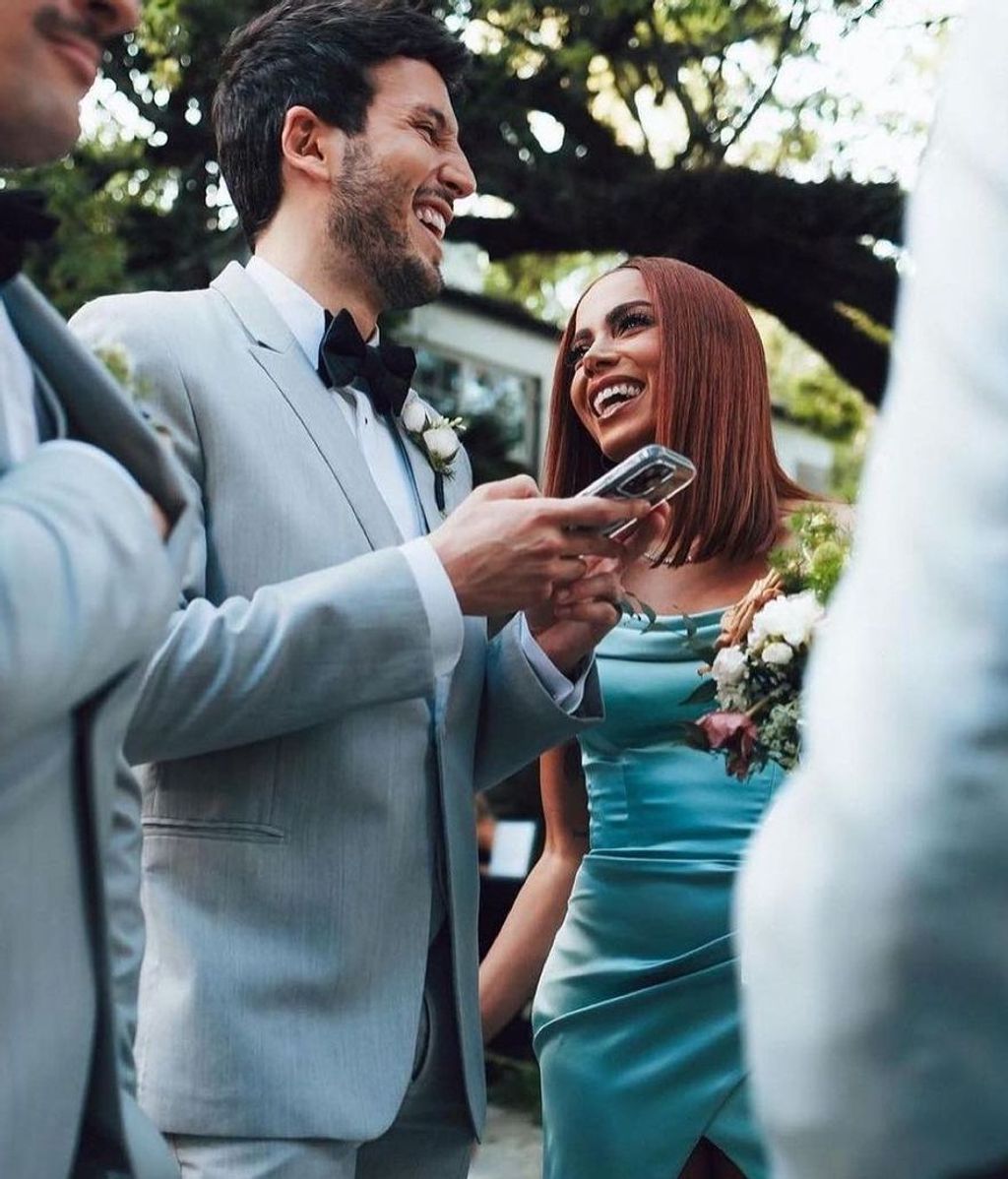 Sebastián Yatra y Anitta, en la boda de Lele Pons