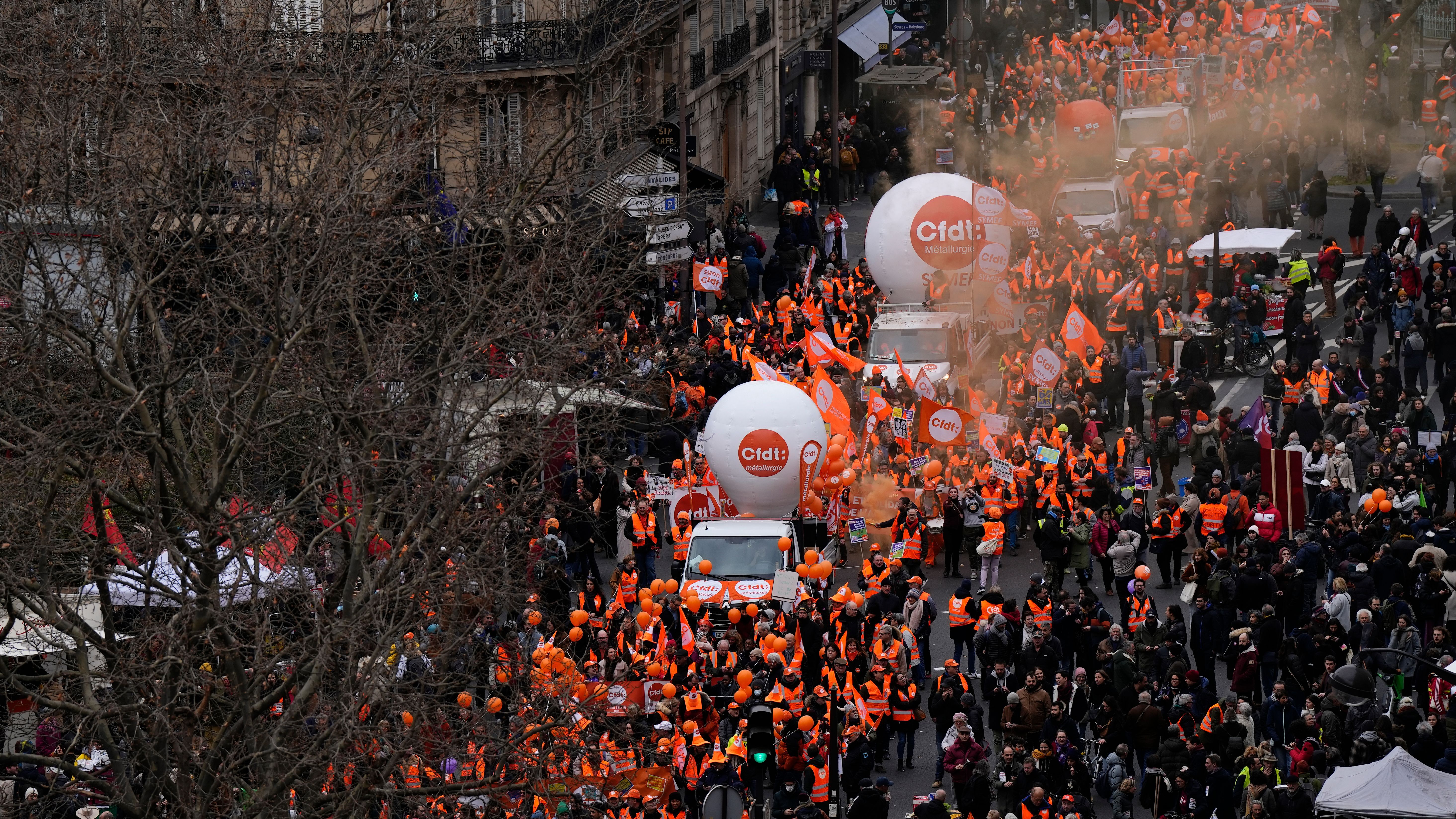 Protestas masivas en Francia en una nueva jornada de huelga contra la polémica reforma de las pensiones
