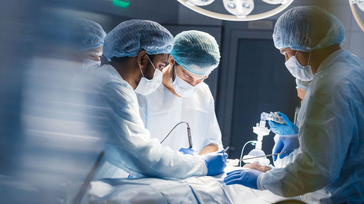 Un paciente denuncia que le acortaron 6 centímetros el pene en una operación en Murcia