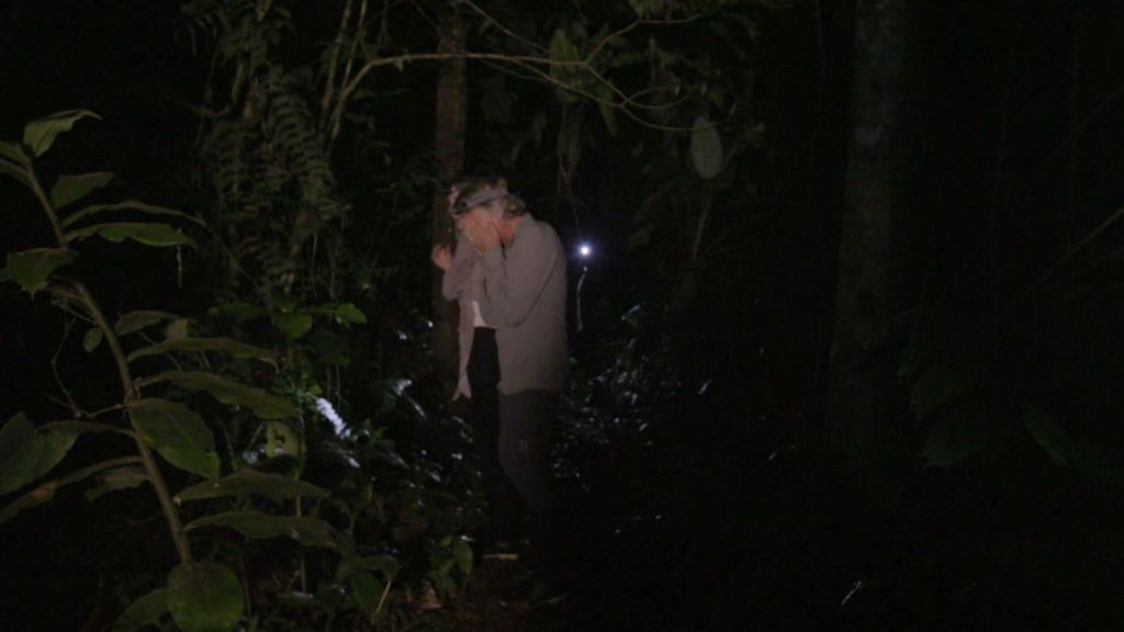 El tremendo susto de Laura Londoño a Jesús Calleja mientras se introducen en medio del Amazonas de noche
