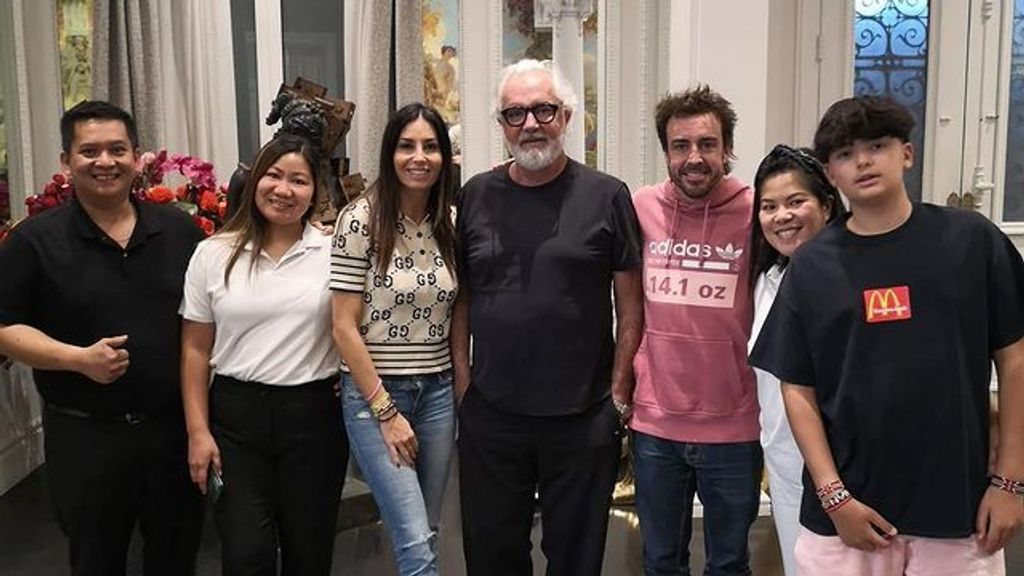 Fernando Alonso no olvida sus orígenes: celebra el podio con una cena con Flavio Briatore y su familia