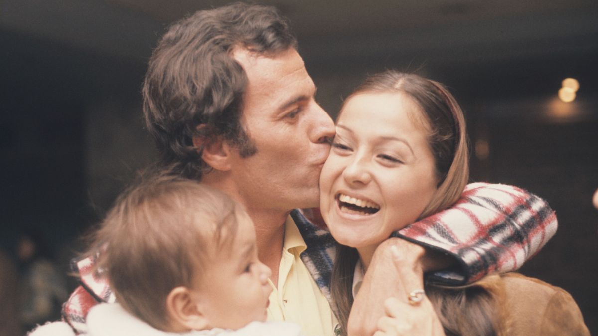 Julio Iglesias con Isabel Preysler en 1975