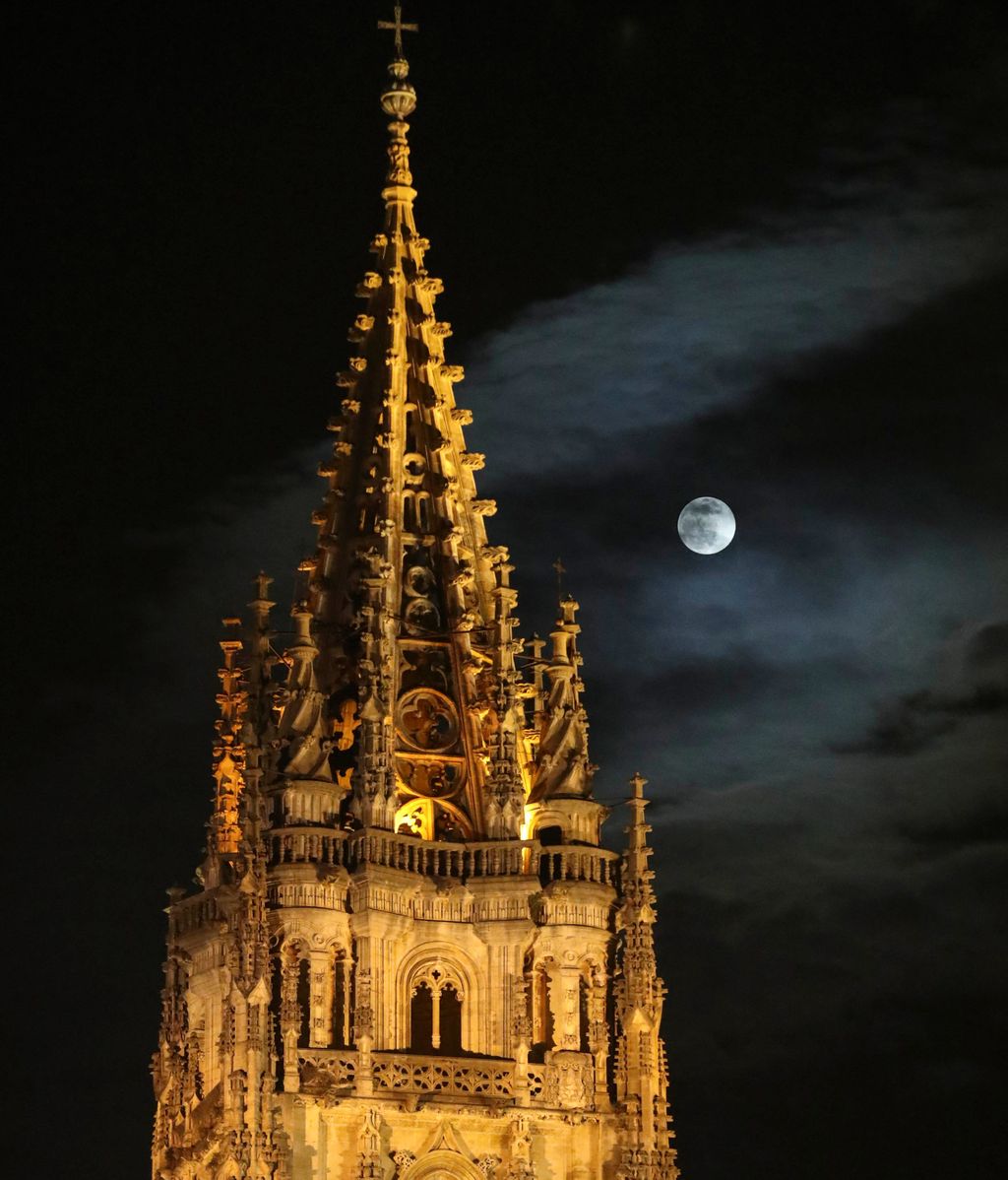 Luna casi llena en Oviedo