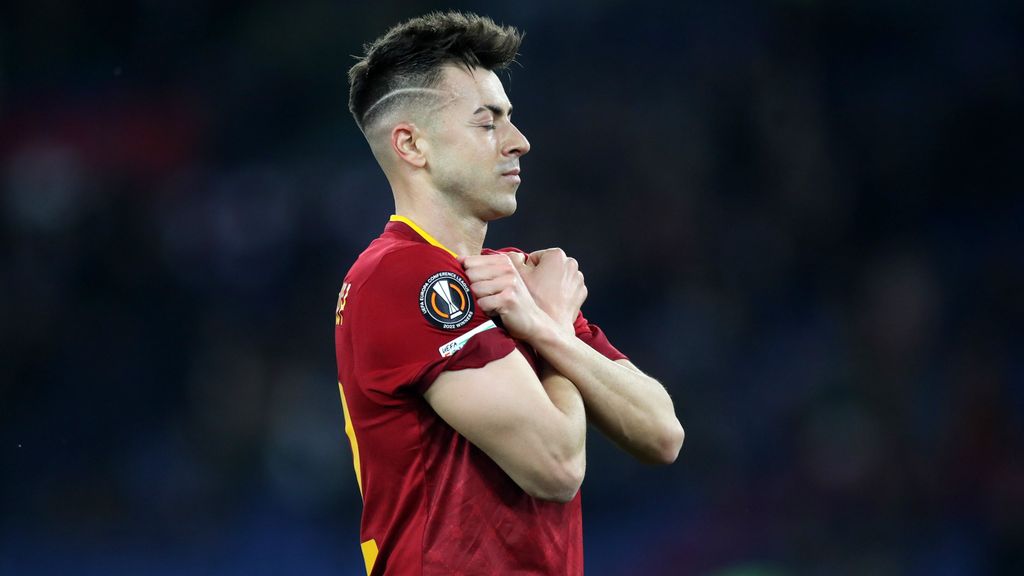 El remate acrobático de El Shaarawy para adelantar a la Roma ante la Real Sociedad (1-0)