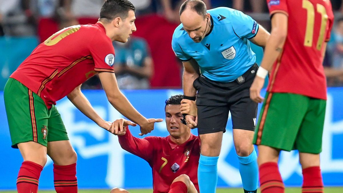 Mateu Lahoz viaja a Arabia Saudita: arbitrará el próximo partido de Cristiano Ronaldo Mateu Lahoz viaja a Arabia Saudita: arbitrará el próximo partido de Cristiano Ronaldo