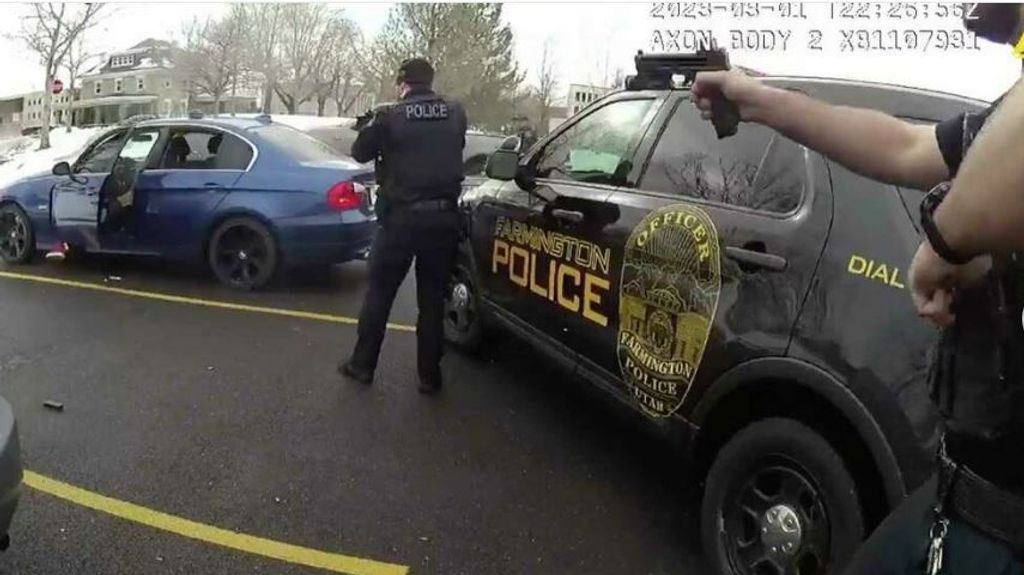 Matan a tiros a un conductor en Utah que se negó a salir del coche durante un control policial