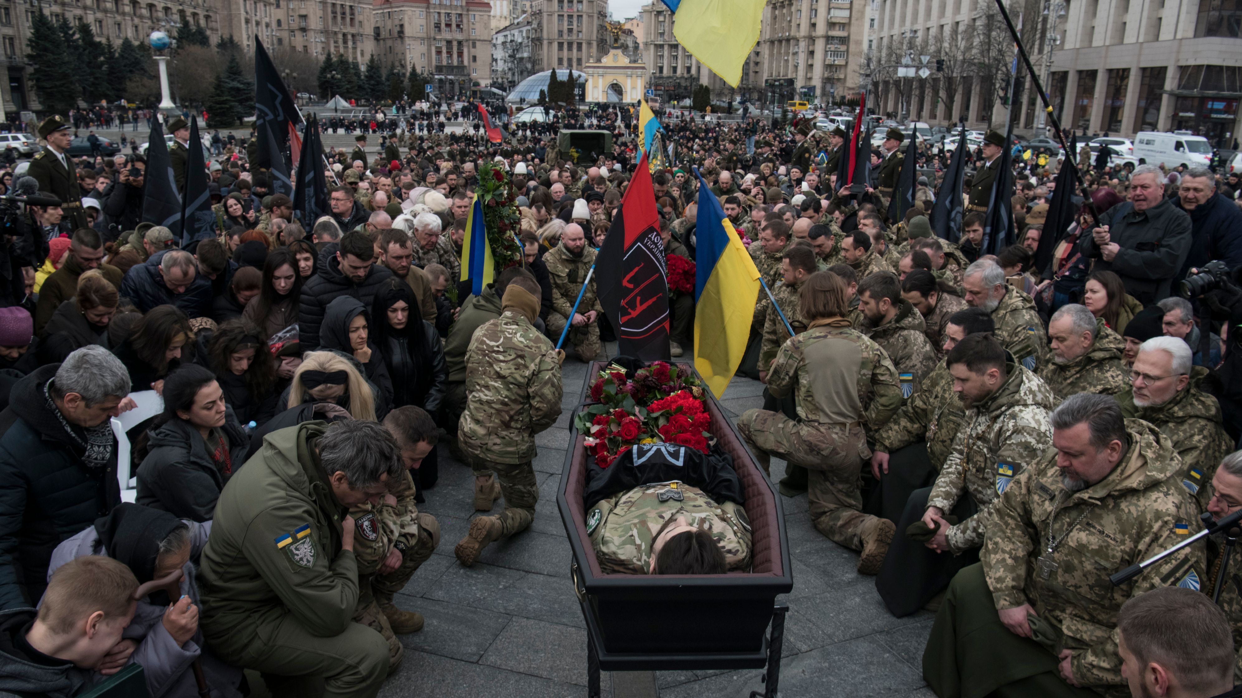 Ucrania rinde honores al teniente “Da Vinci” Kotsiubailo, el héroe caído en Bajmut que ha emocionado a Zelenski
