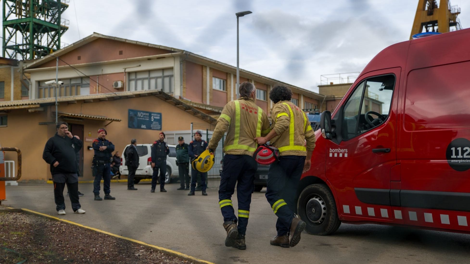 Los equipos de rescate tardan ocho horas en recuperar los cuerpos de la mina de Súria