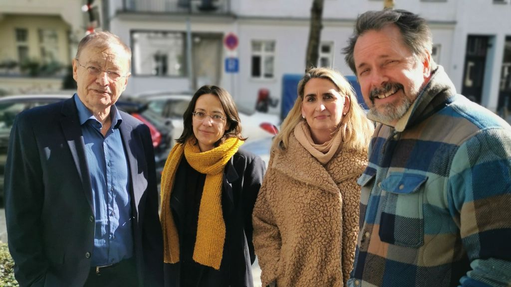 Autores y responsables de la publicación del último libro sobre los falsos diarios de Hitler. A la Izquierda, Hajo Funke.