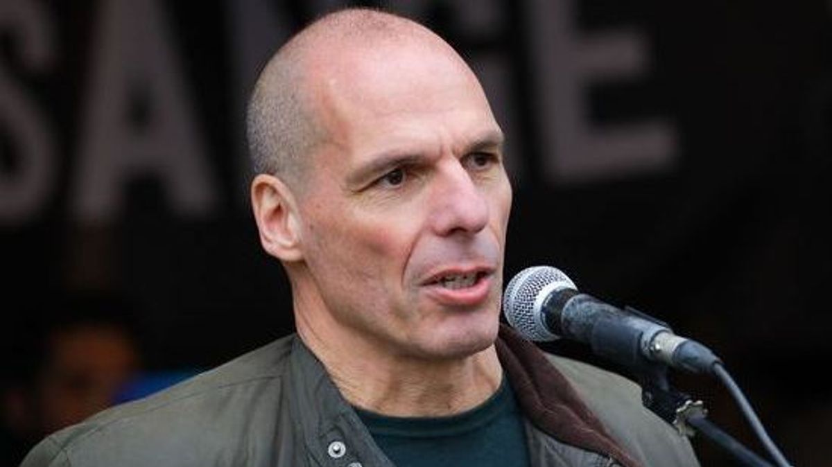 El exministro griego Yanis Varoufakis, agredido en un restaurante de Atenas