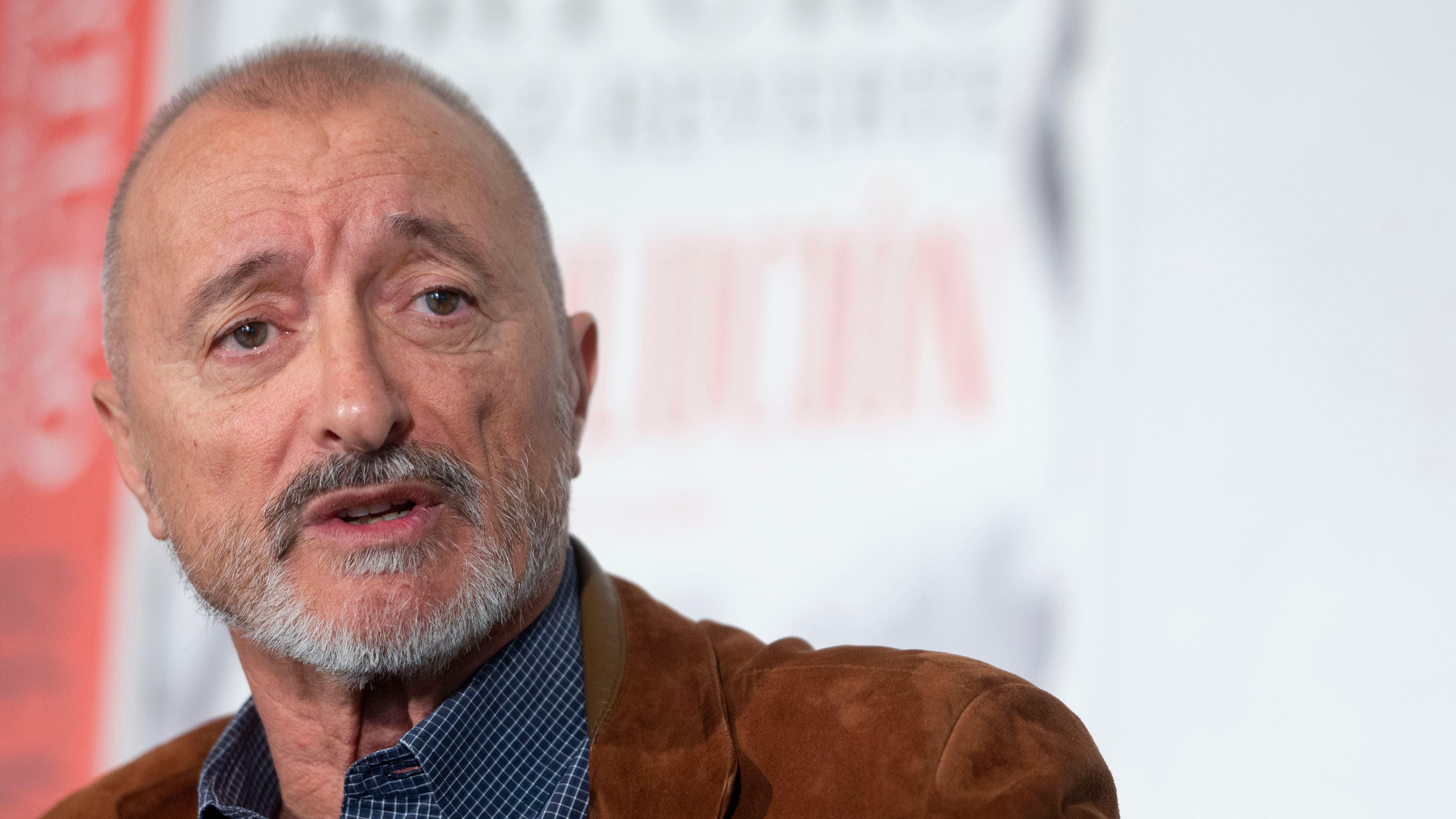 EuropaPress 4721631 escritor arturo perez reverte interviene presentacion libro revolucion the