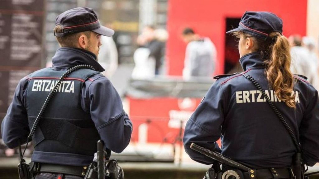 Un joven, detenido al confesar haber asesinado a puñaladas a una familiar de 89 años en Bilbao