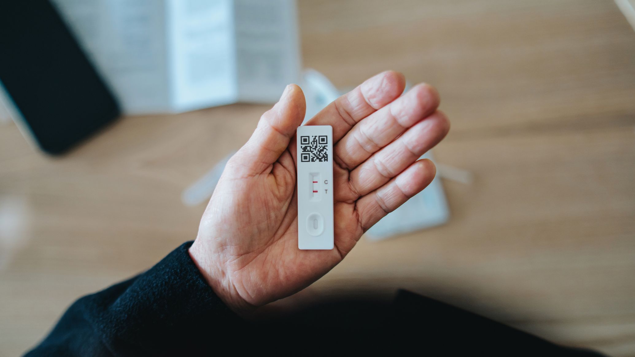 Un estudio descubre un síntoma del coronavirus que puede aparecer a los seis meses del contagio