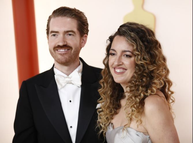 Andrew Eure y Florencia Martin posan en la alfombra roja de los Premios Oscar 2023