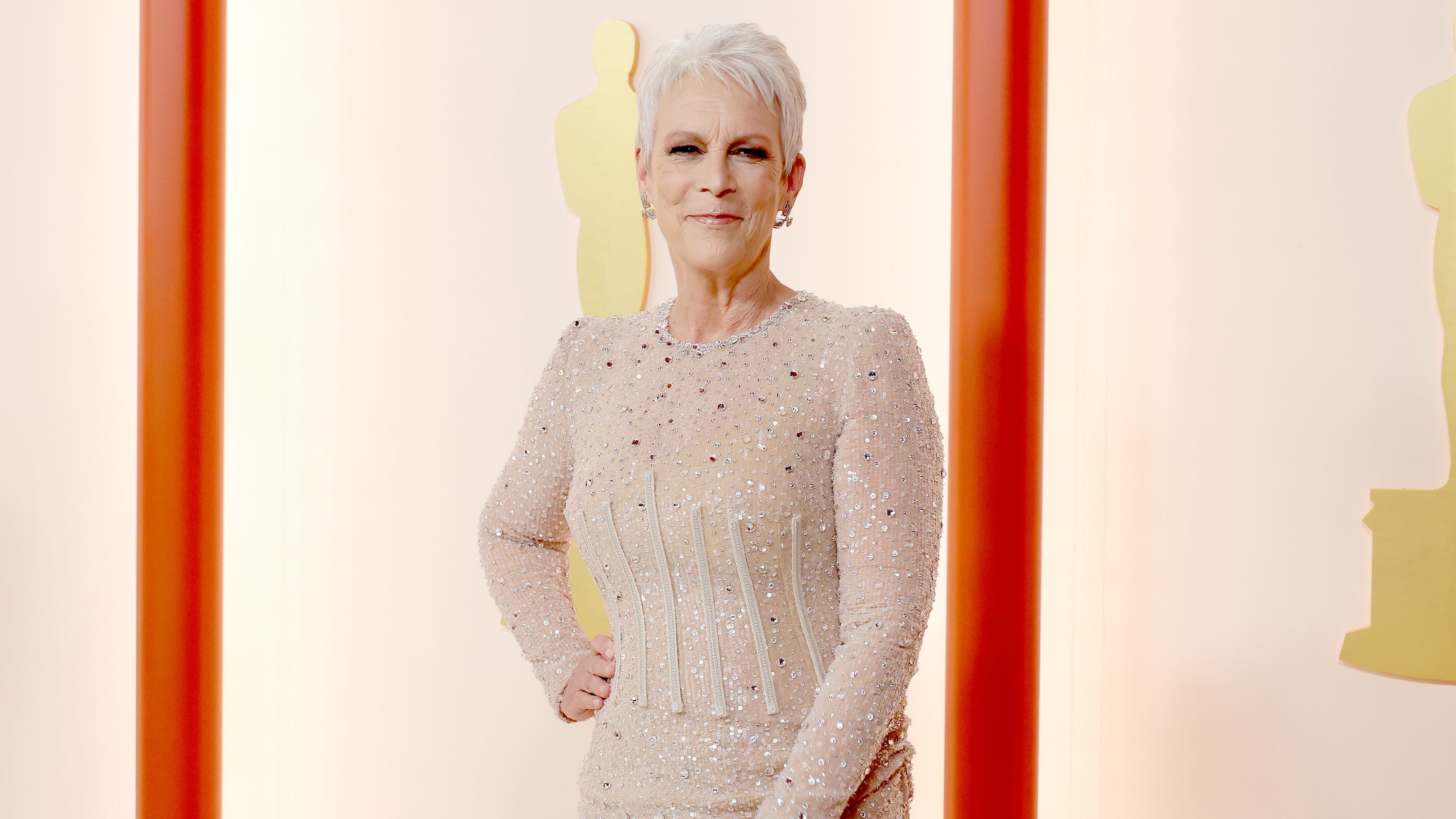 Jamie Lee Curtis posa en la alfombra roja de los Premios Oscar 2023
