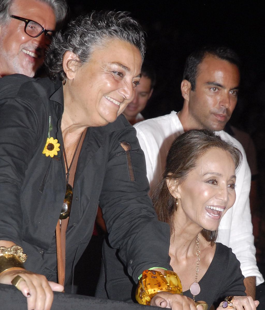 Elena Benarroch, a la izquierda caviar de Isabel Preysler