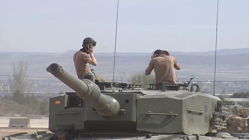 España forma al ejército ucraniano en la base militar de Zaragoza para el manejo de los tanques Leopard