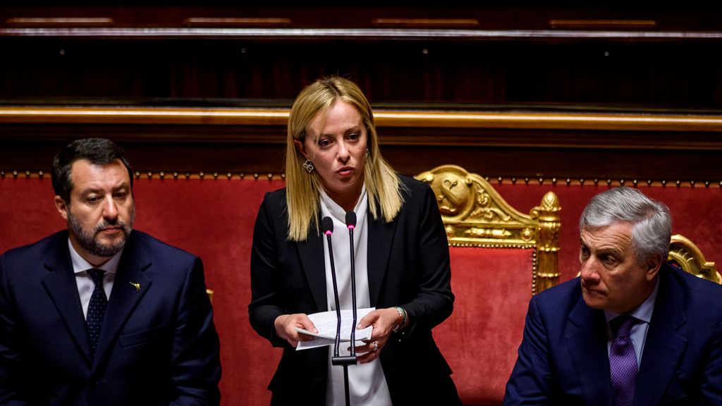 Giorgia Meloni acompañada de los vicepresidentes de su Ejecutivo, Matteo Salvini de la Liga y Antonio Tajani de Forza Italia.