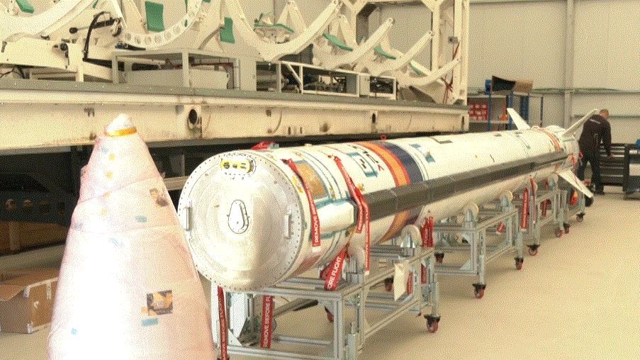 En el hangar del cohete español Miura 1 que coloca a España en la carrera espacial