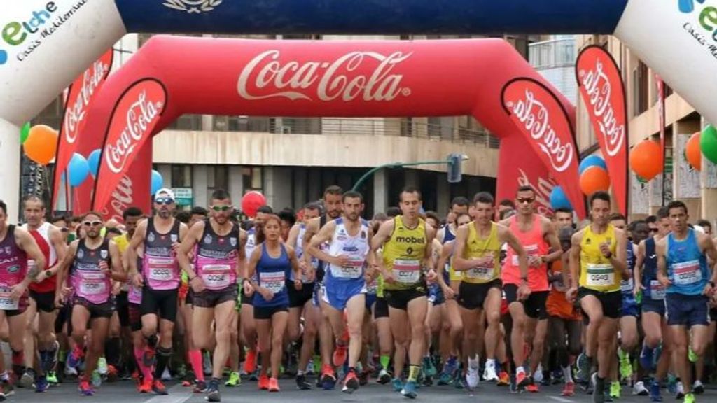 Muere un joven de 21 años en la Media Maratón de Elche, Alicante: se desplomó al cruzar la línea de meta