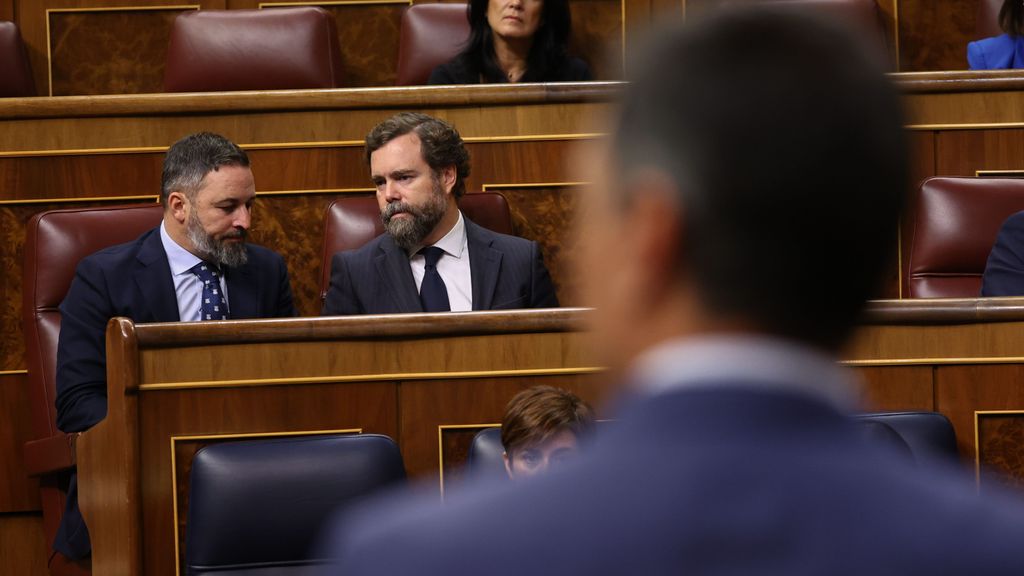 Sánchez spreekt de raad toe voor Abascal en Espinosa de los Monteros