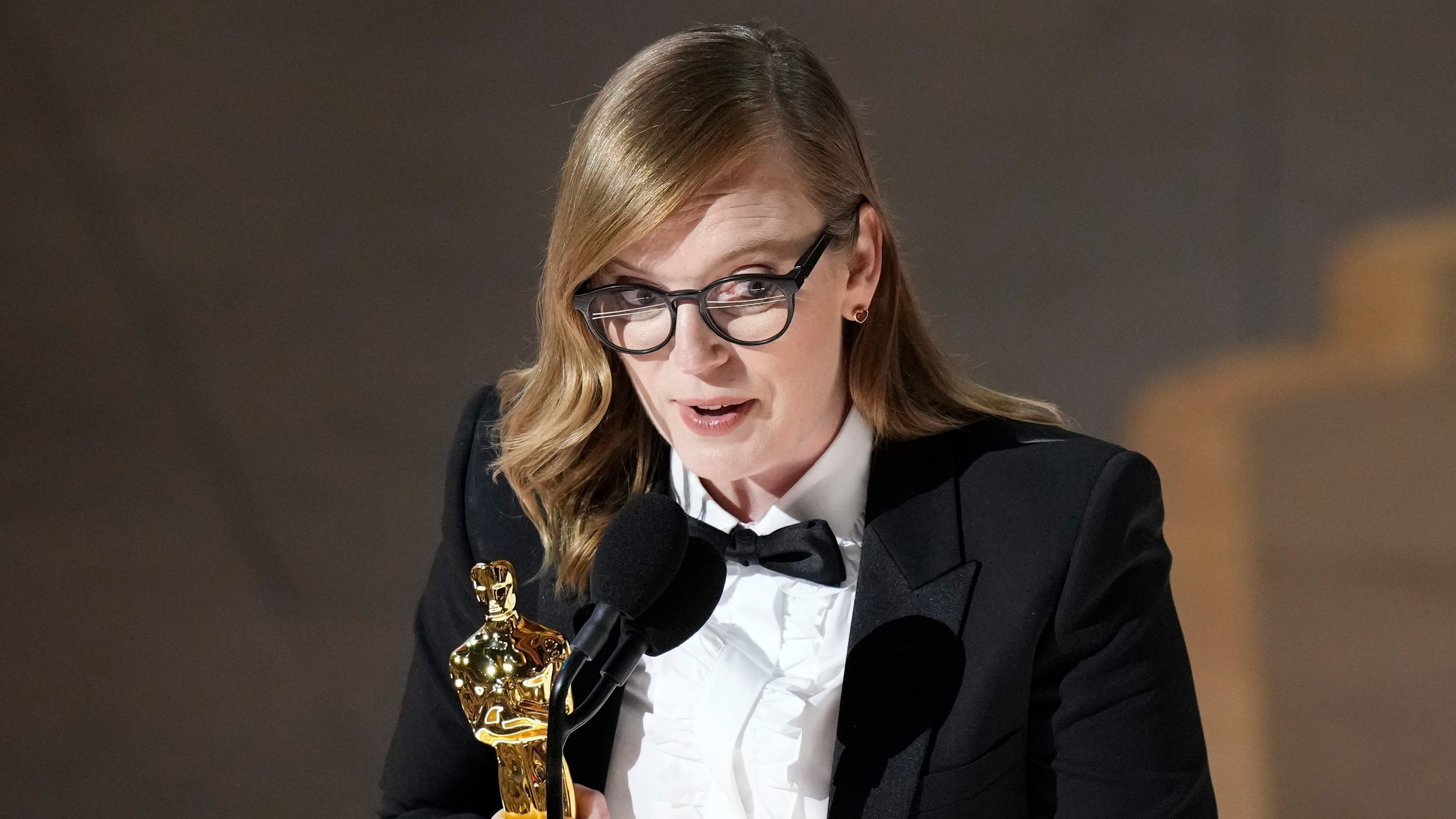 El discurso feminista de Sarah Polley al recoger el Oscar a Mejor Guion  Adaptado por 'Ellas hablan'