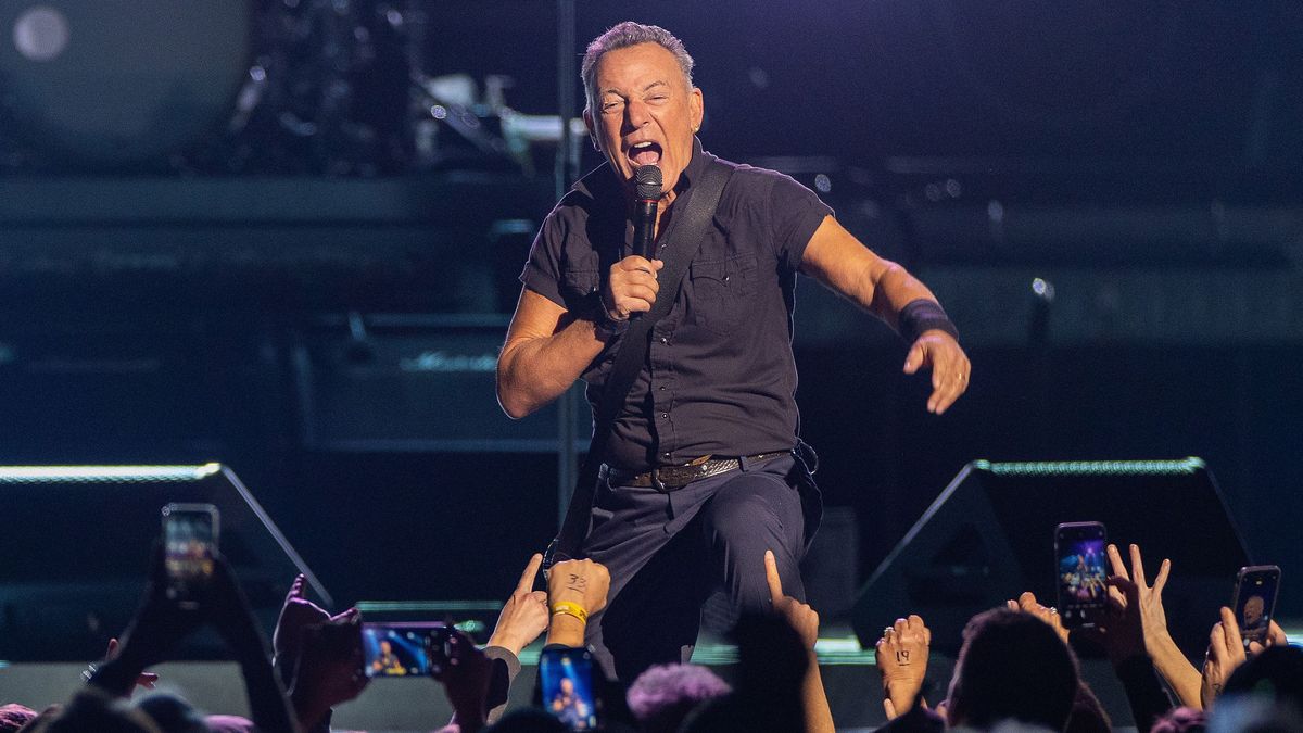 Bruce Springsteen pospone varios conciertos por enfermedad
