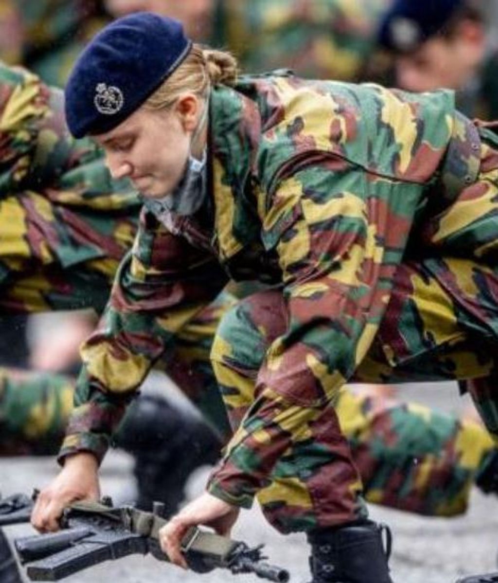 Elisabeth de Bélgica durante su formación militar en 2020