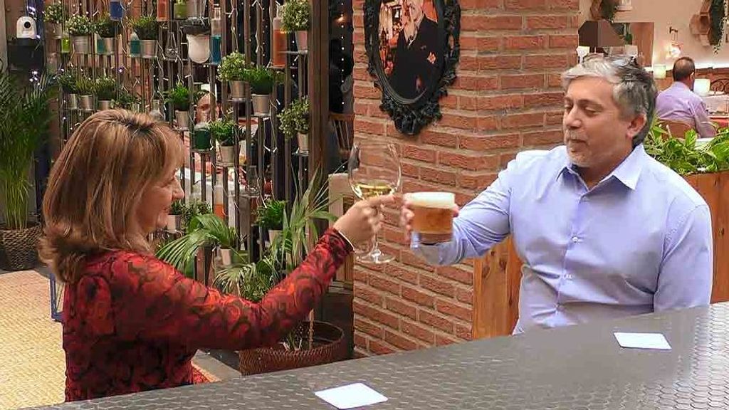 Mª José y Raúl durante su cita en 'First Dates'