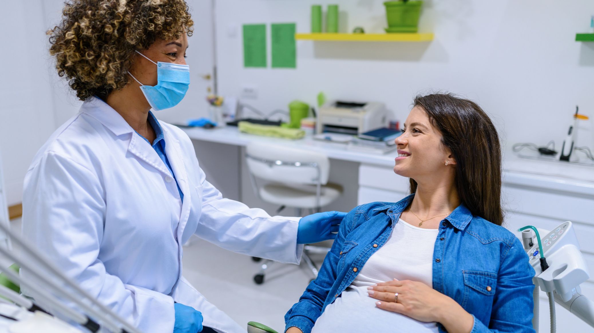 Exploración preventiva de la cavidad oral a mujeres embarazadas, incluida en la SS