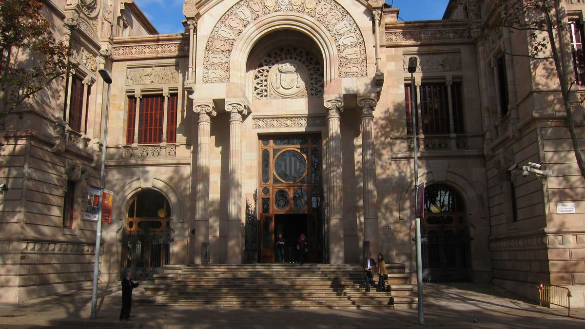 Fachada de la Audiencia de Barcelona