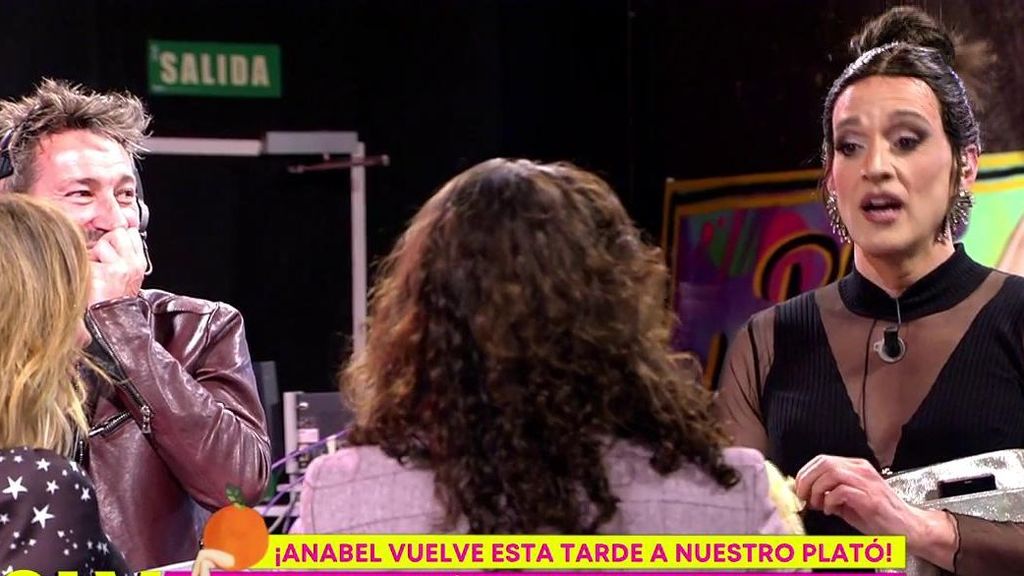 Josep Ferré vestido de Anabel Pantoja